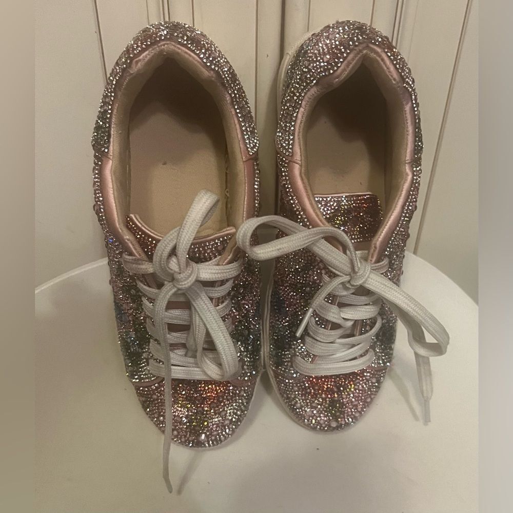 Betsey Johnson Sidny Floral Multi Color Rhinestones. Size 4 - Picture 4 of 16